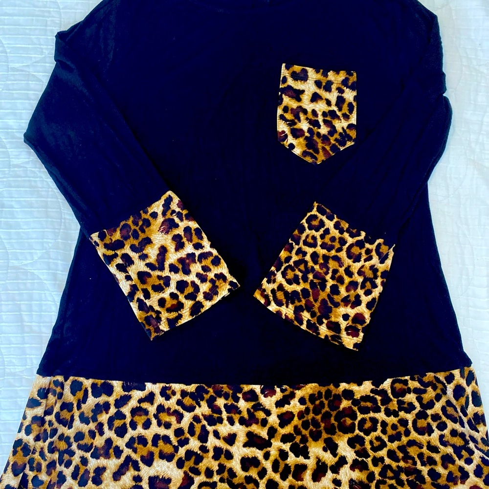 Cheetah print one size fits all T-shirt dress ( fits like a M/L)
